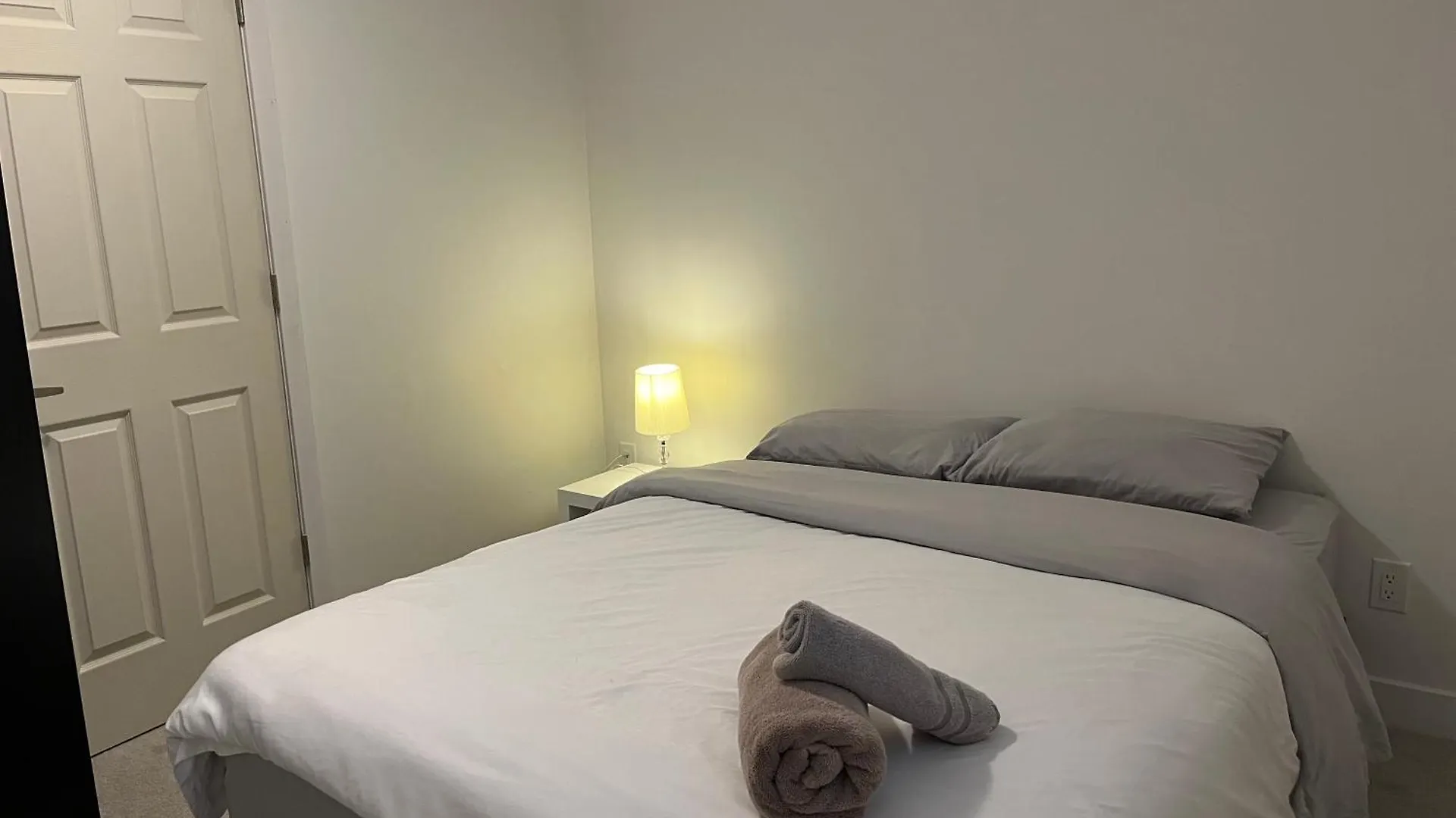 Ottawa Airport Guesthouse Homestay